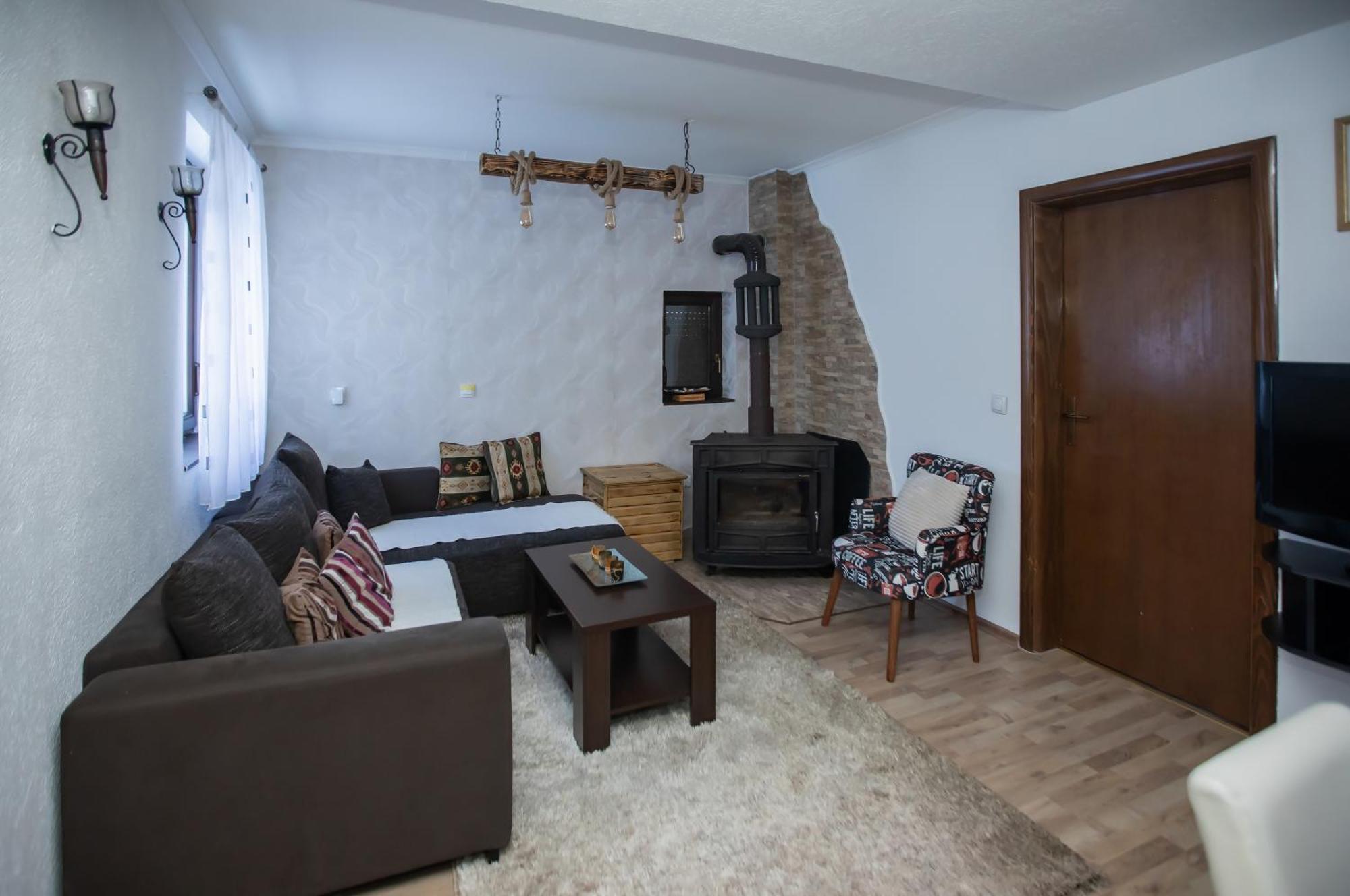 Apartment T&T Τζαχορίνα Εξωτερικό φωτογραφία