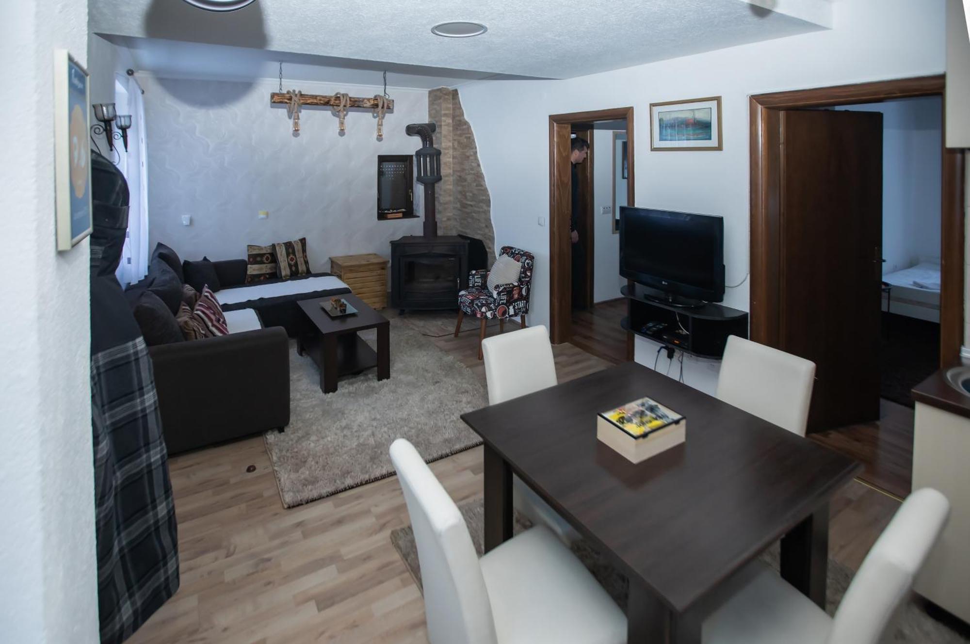 Apartment T&T Τζαχορίνα Εξωτερικό φωτογραφία
